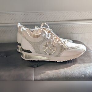 Michael Kors Ivory & Gold Metallic Logo Stretch Trainers Sneakers 7.5 EUC